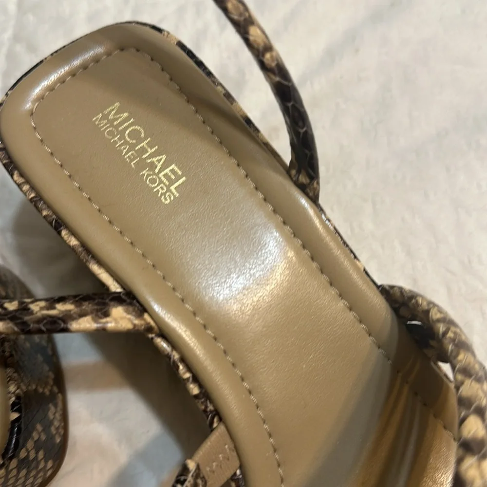 Michael Kors sandals - Picture 2 of 10